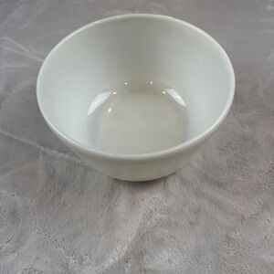 Pyrex White Mixing Bowl 9 Inch Diameter 4 1/2 Inch Height Vintage Kitchenware